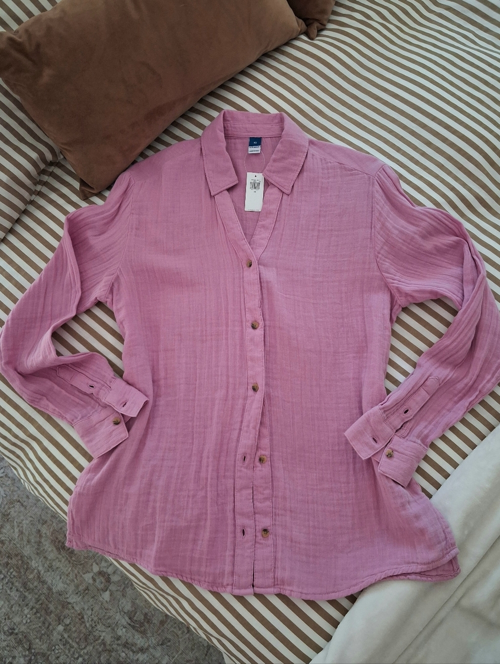 🌸🆕️ Old Navy XS 100% Cotton Gauze Pink Long-Sleeve Button-Down Shirt 🆕️🌸
